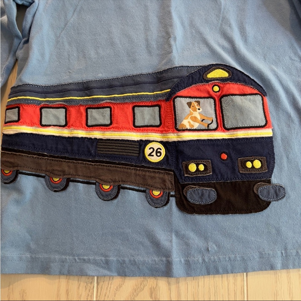 Mini Boden train tee 9/10 - Picture 2 of 4